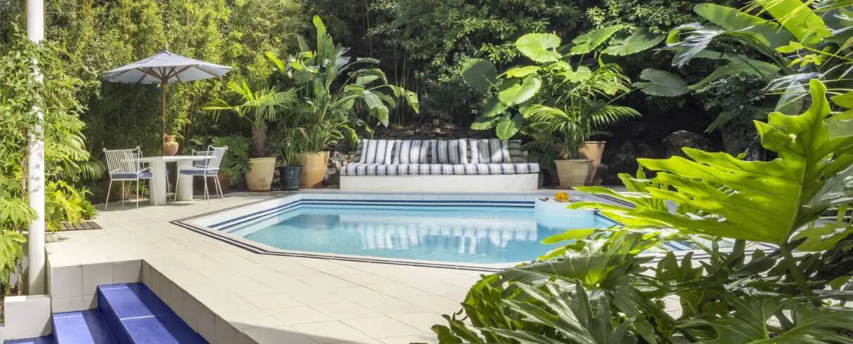 EXECUTIVE GARDEN SUITE WITH PRIVATE POOL