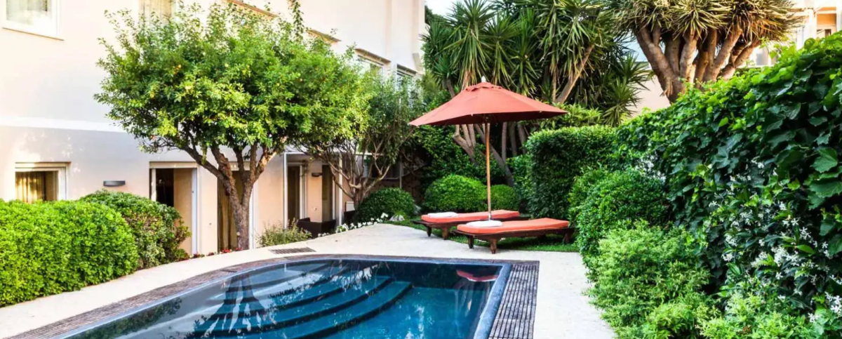 EXECUTIVE GARDEN SUITE WITH PRIVATE POOL
