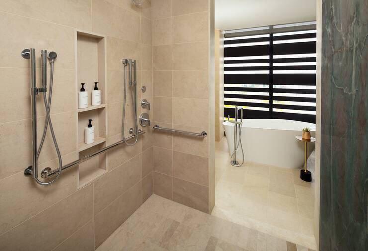 PRESIDENTIAL SUITE KING MOB/HEAR ACCESS RI SHWR