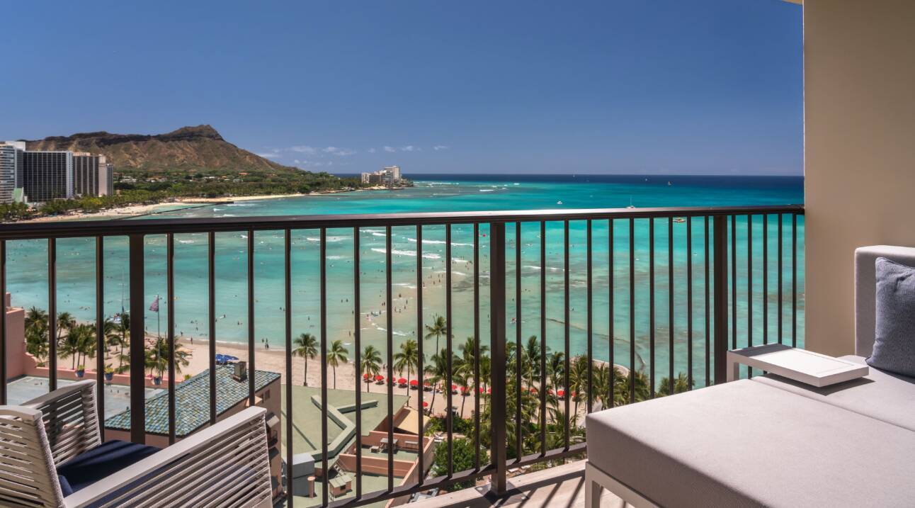 DIAMOND HEAD OCEANFRONT KING ROOM