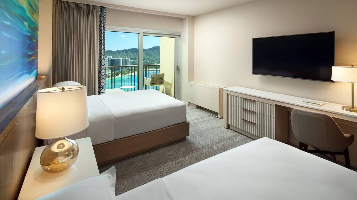 DIAMOND HEAD OCEANFRONT TWO DOUBLE BED ROOM