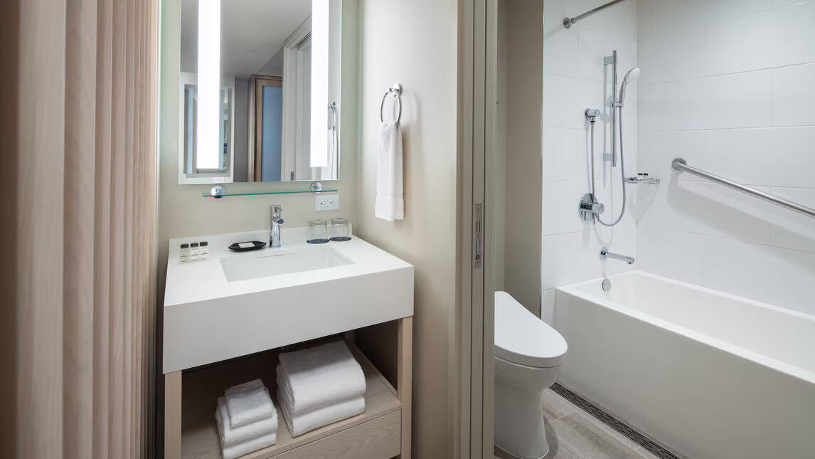 PENTHOUSE OCEANFRONT FL28-31 TWO DOUBLE BED