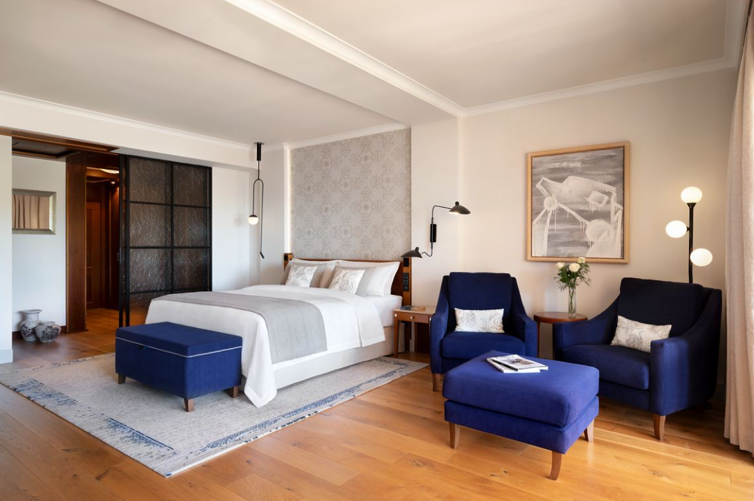 JUNIOR SUITE CORNER SEA