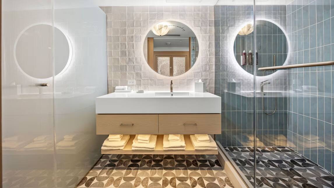 One Bedroom Deluxe Suite King Sofa bed City view The Suite Tower