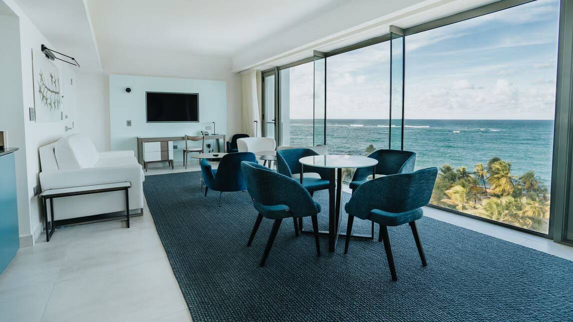 One Bedroom Executive Suite King Sofa bed Ocean view Corner room Away from elevator