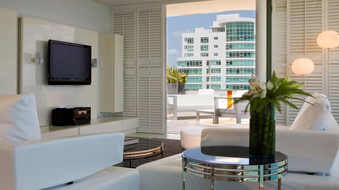 One Bedroom Presidential Suite King Ocean view High floor Balcony Terrace Whirlpool