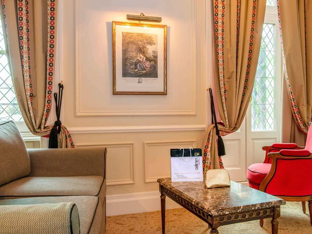 Suite, King Bed