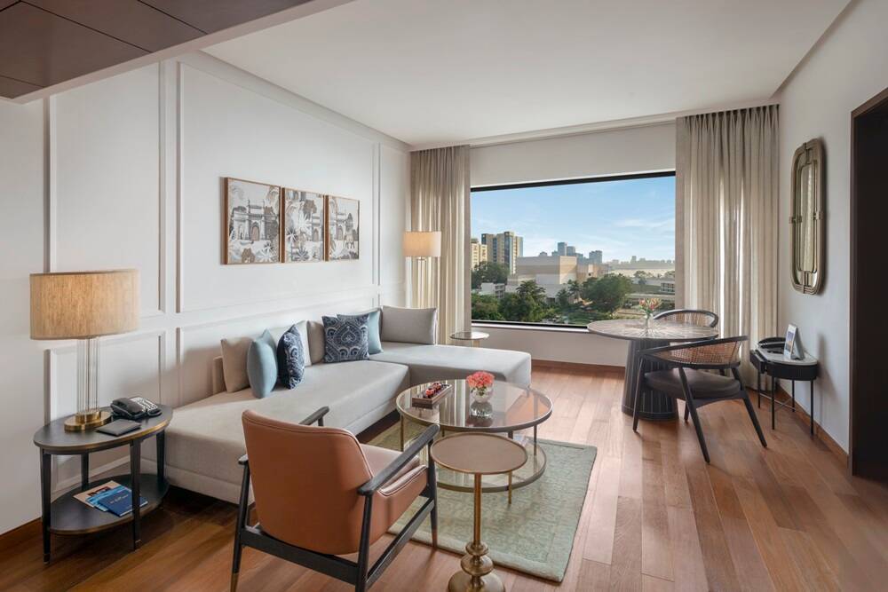 Premier Bay View Suite 