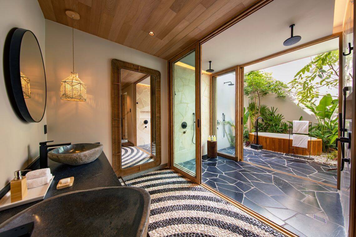 SUPERIOR SUITE, OCEANFRONT