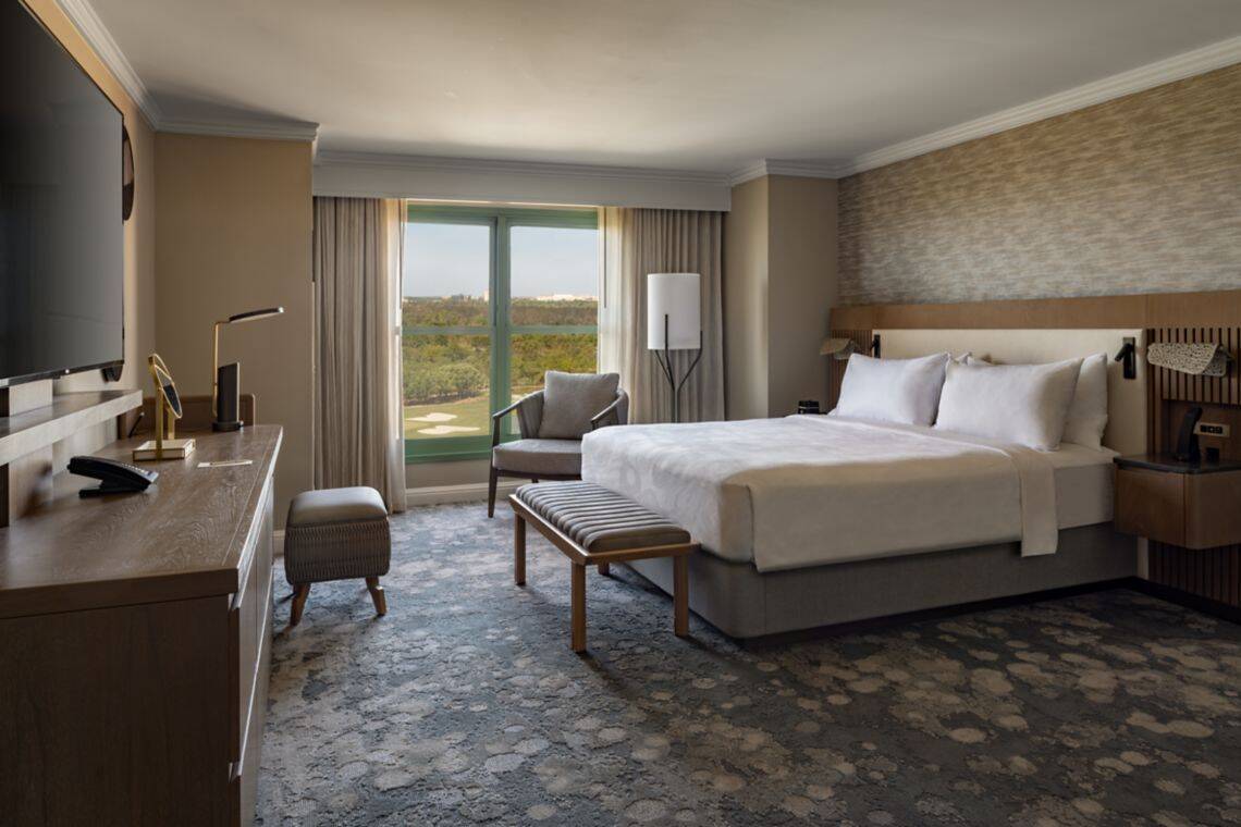 LAKEFRONT EXECUTIVE SUITE