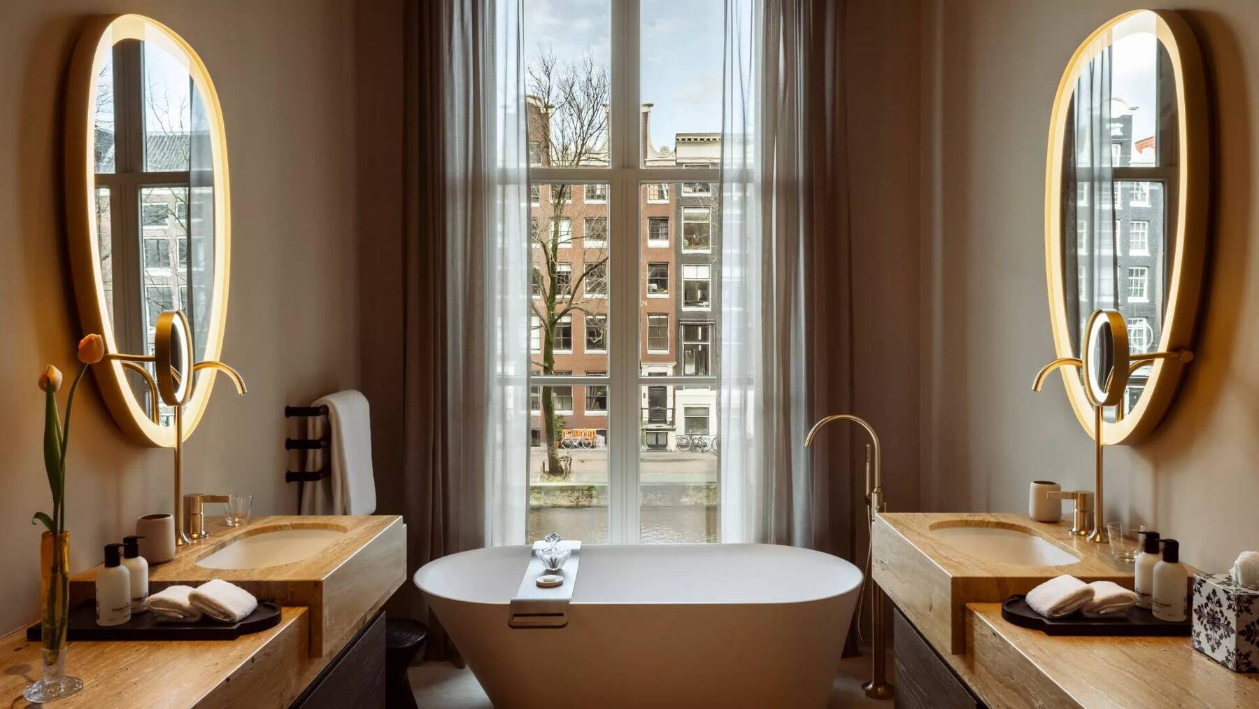 THREE BEDROOM ROOFTOP HOUSE