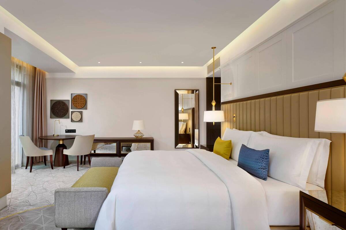 Corner Grand Deluxe King