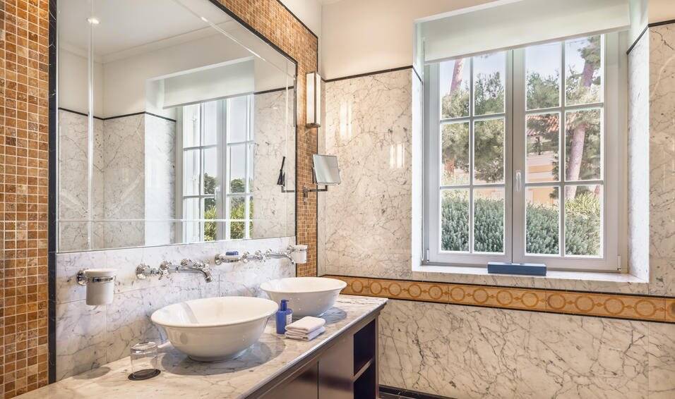 ALHAMBRA SEA VIEW SUITE