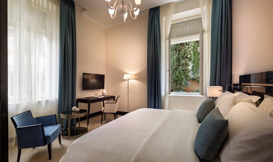 AUGUSTA SEA VIEW SUITE