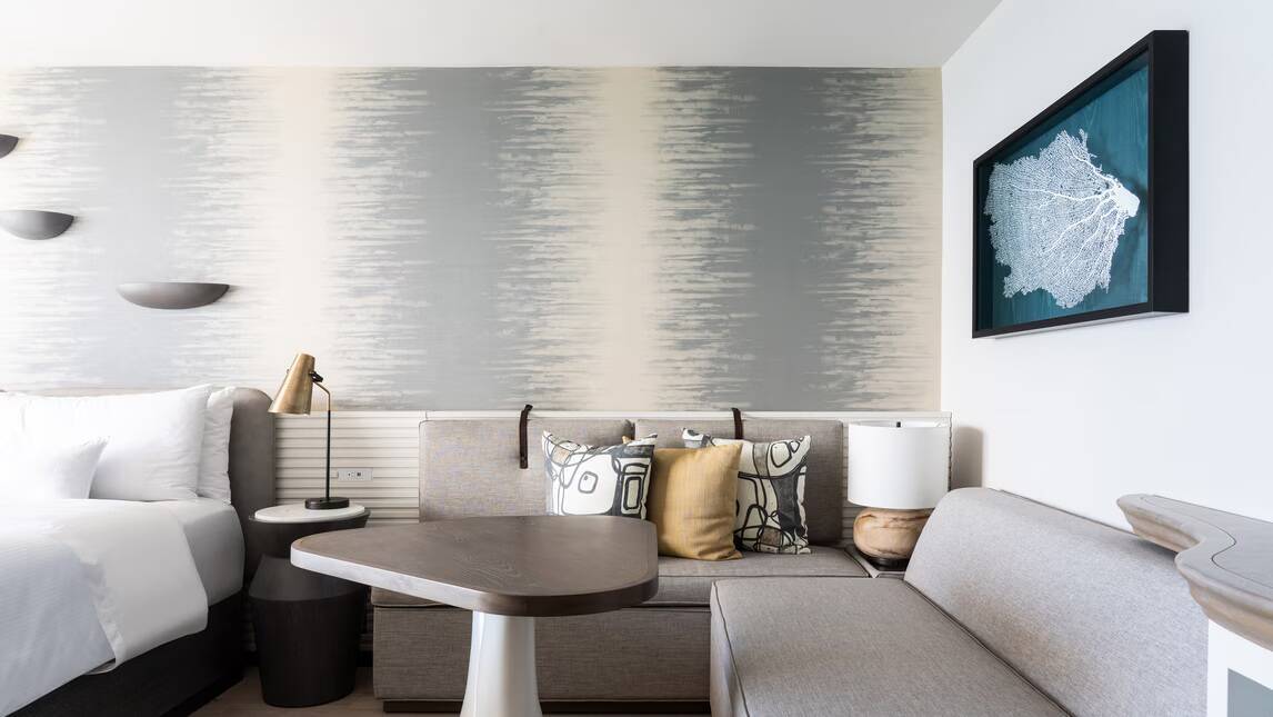 Hokupa'a Partial Ocean Extended Lanai King