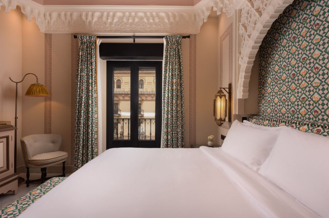 DELUXE CLASSIC ROOM