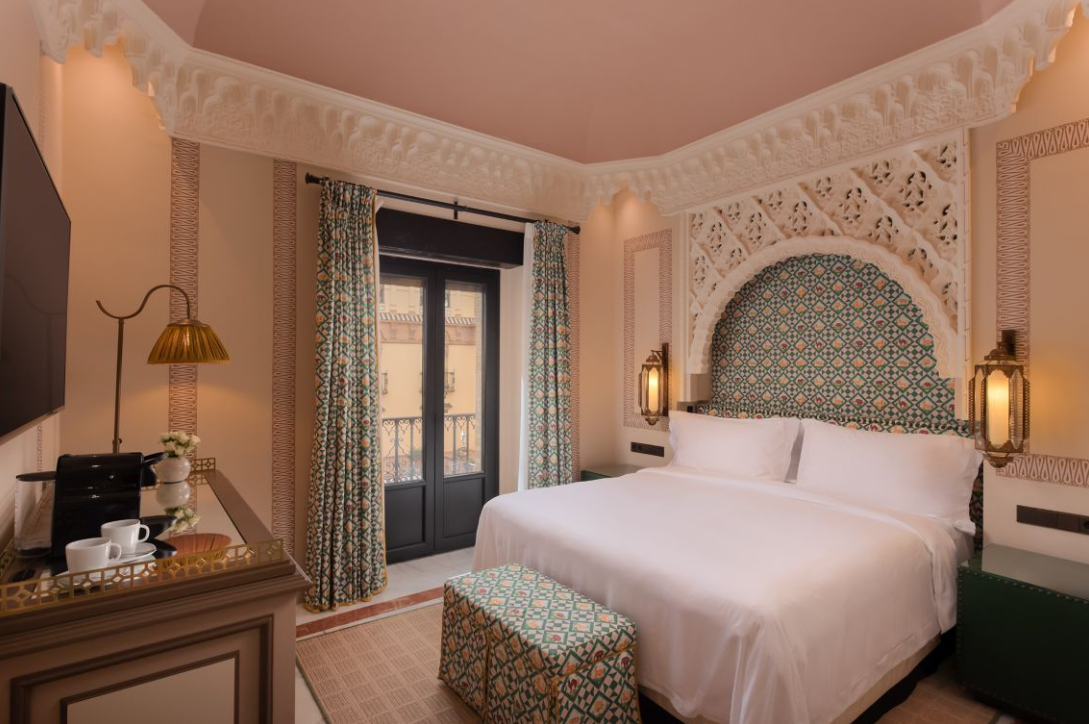 DELUXE CLASSIC ROOM