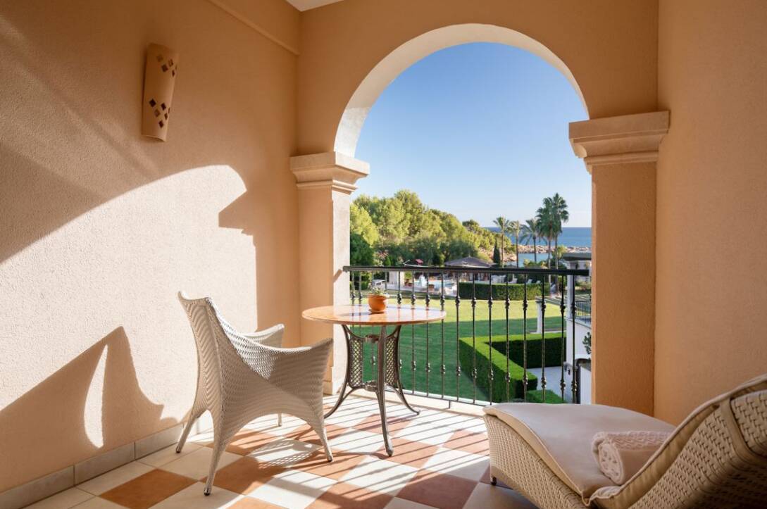 DELUXE KING SEA VIEW