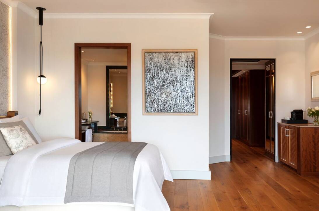  Grand Deluxe Seafront 