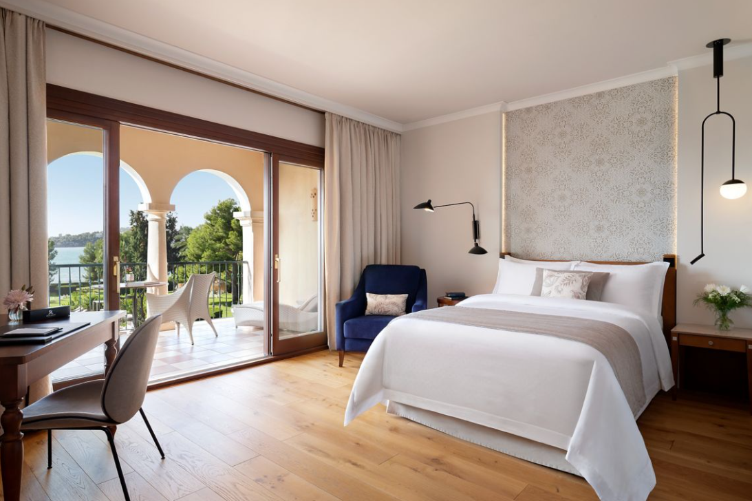  Grand Deluxe Seafront 