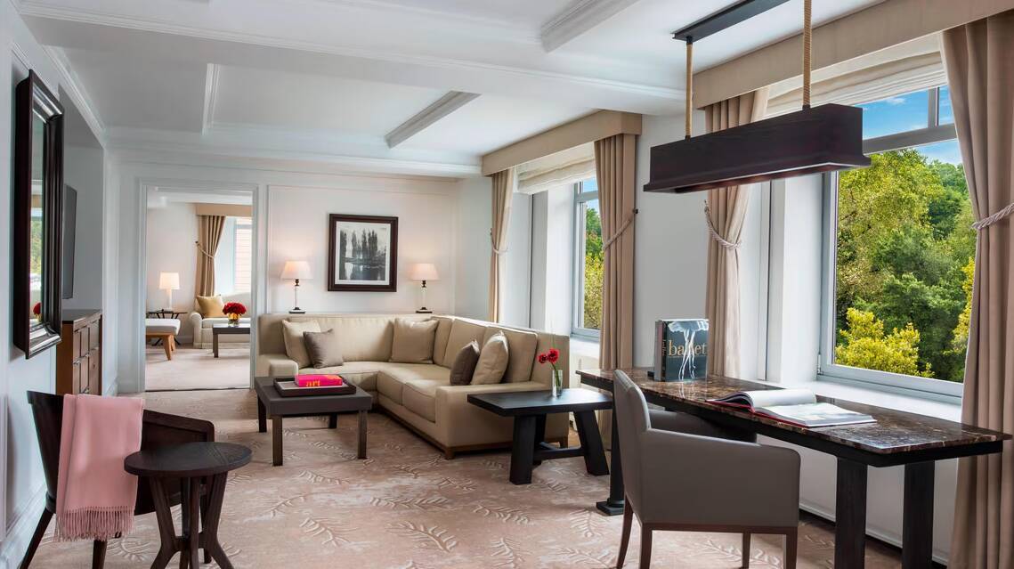 THE ARTISTS GATE SUITE