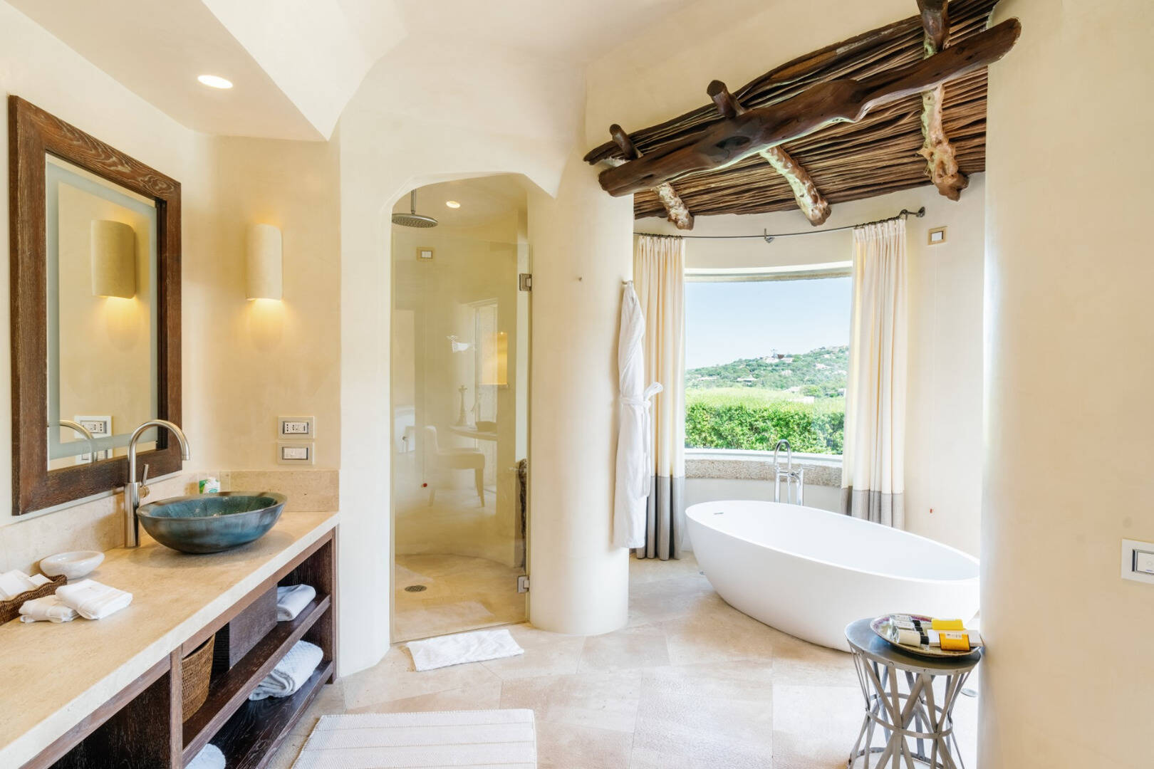 Pool Suite