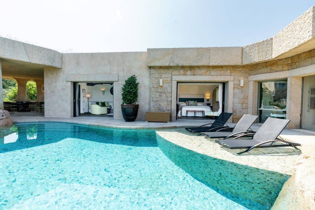 Pool Suite