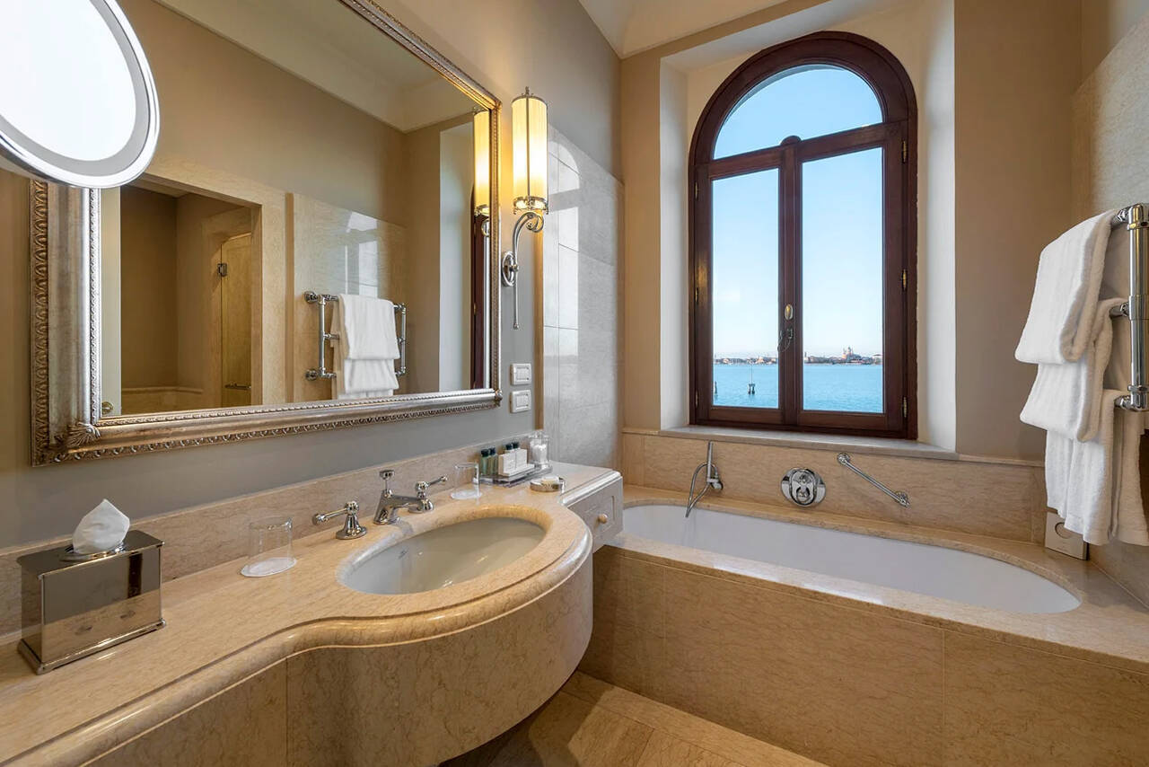 LAGOON PANORAMA SUITE