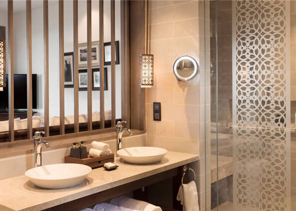 Deluxe Garden Balcony Room