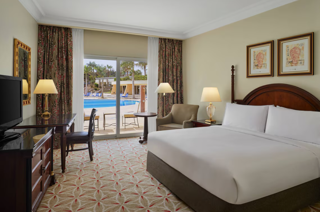 GUEST ROOM KING POOL ACCESS POOLSIDE