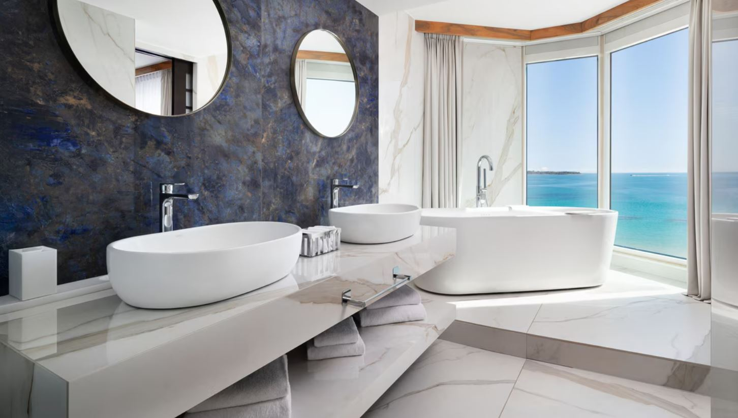 LUXURY SUITE SEA VIEW BALCONY 