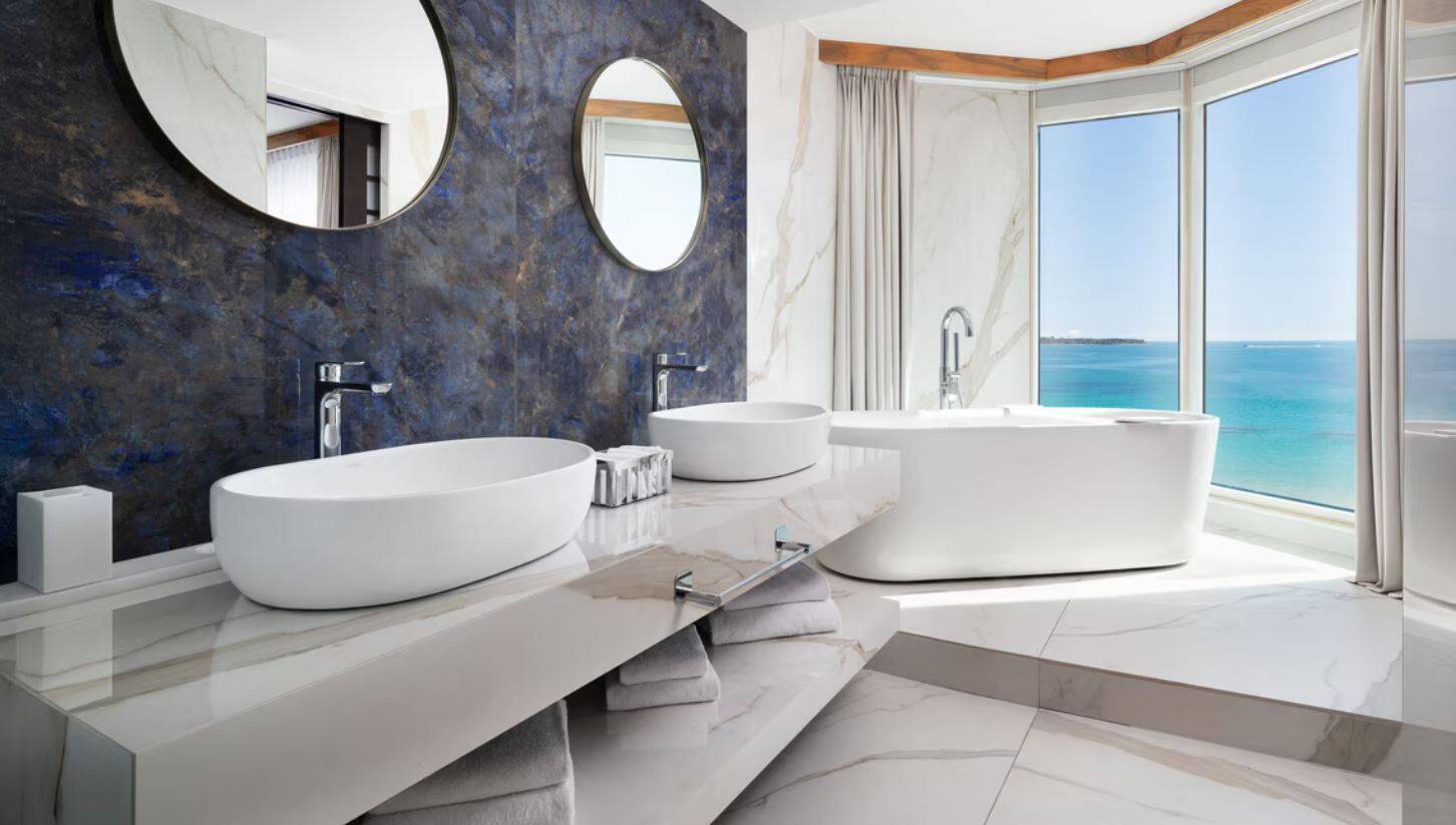 LUXURY SUITE SEA VIEW BALCONY 