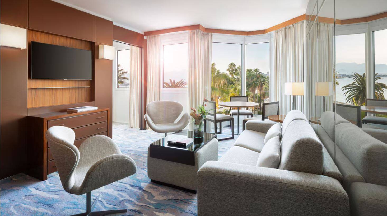 LUXURY SUITE SEA VIEW BALCONY 