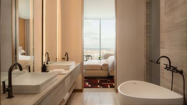 GRAND SKY GARDEN ROOM