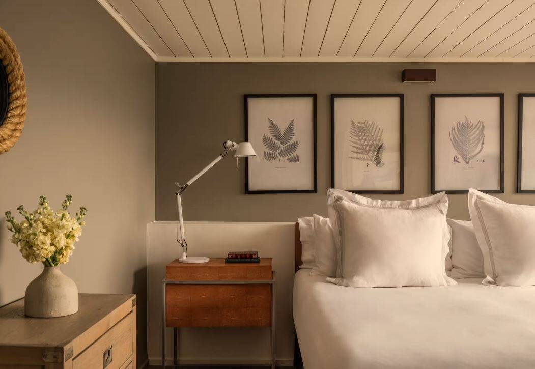 LAKE VIEW TWO BEDROOM SUITE