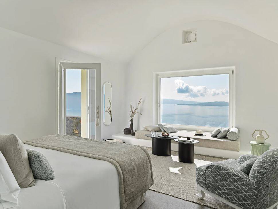 EXECUTIVE POOL SUITE