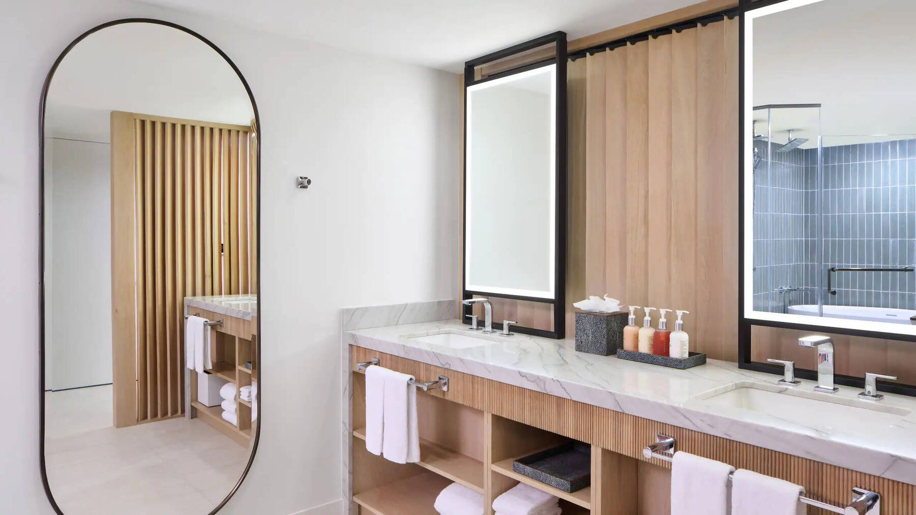 One Bedroom Deluxe Suite Ocean View 