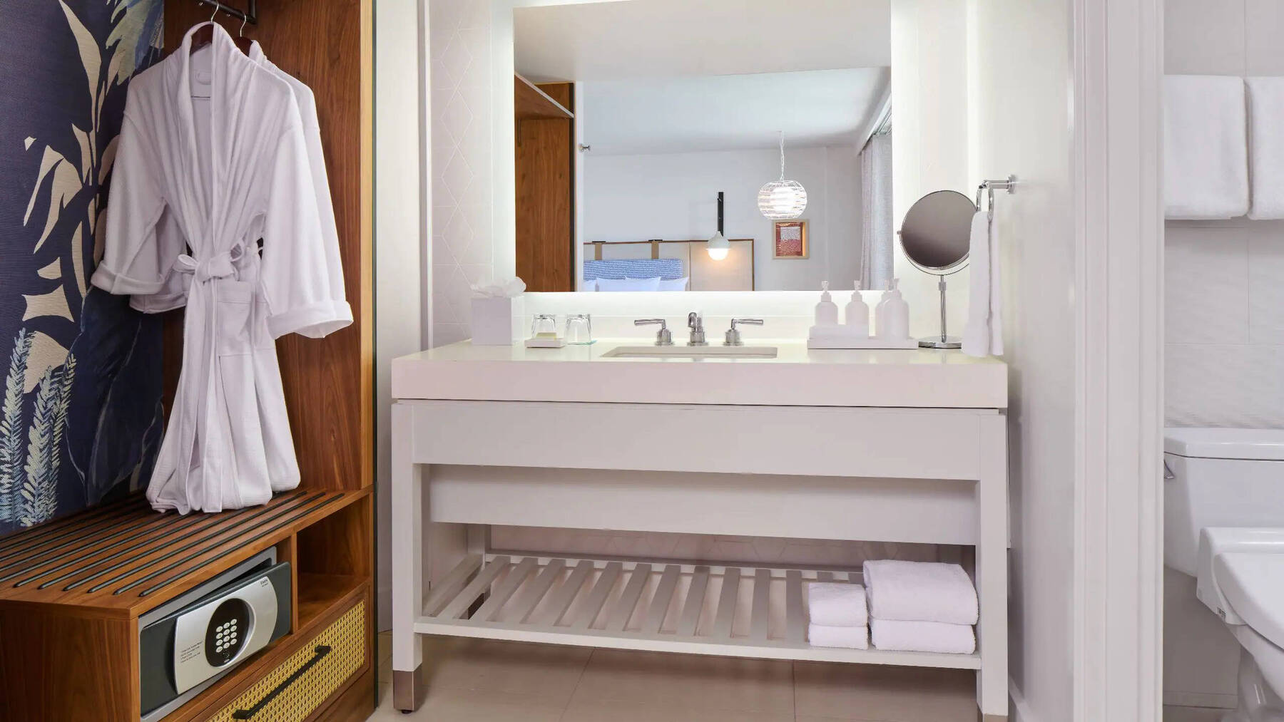 One Bedroom Ocean Front Suite