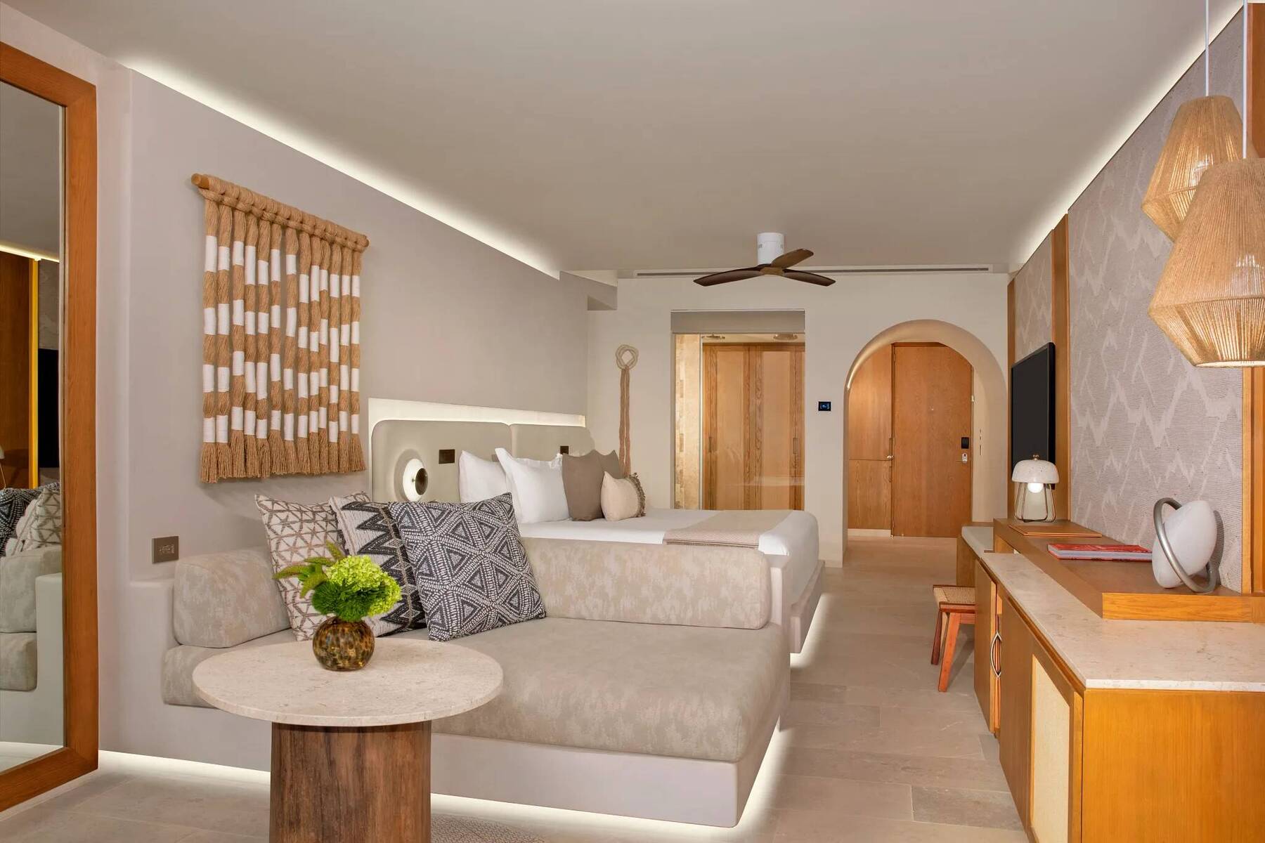 JUNIOR SUITE KING