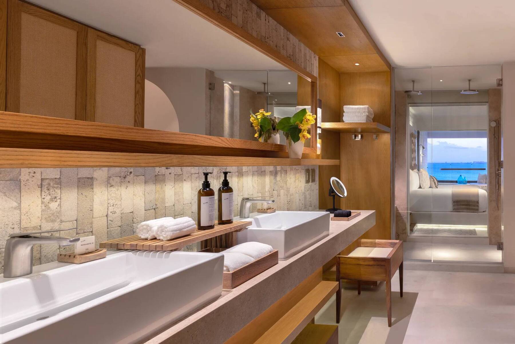 SIGNATURE JUNIOR SUITE DOUBLE OCEAN FRONT WITH MAYAN TUB