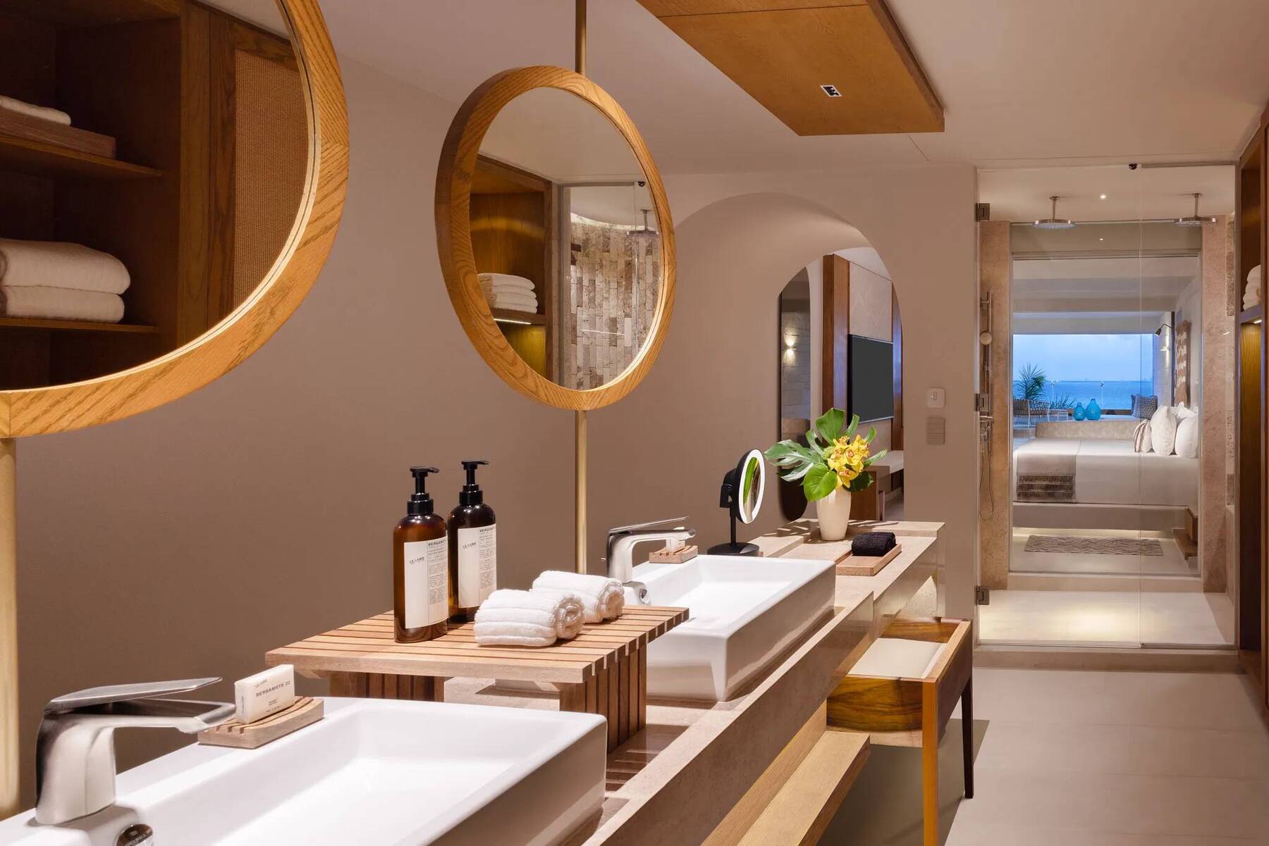 PARAMOUNT SUITE OCEAN FRONT