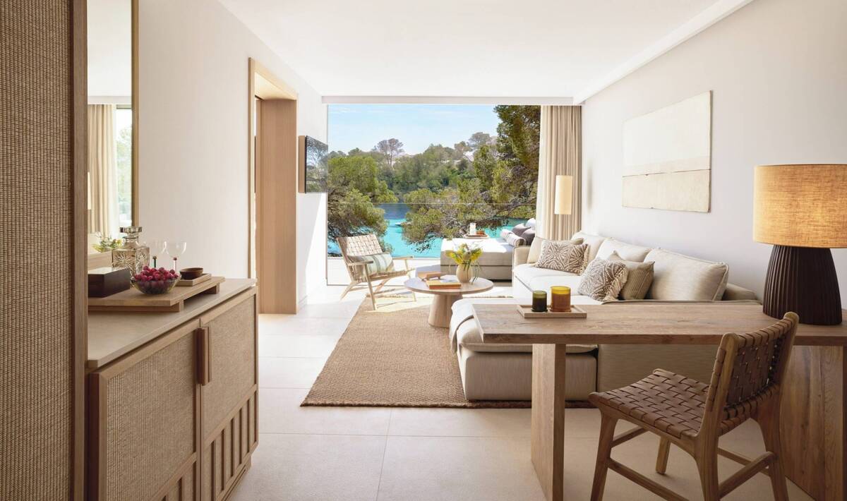 DELUXE ONE BEDROOM SUITE GARDEN VIEW
