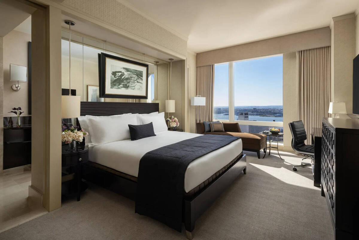 Connecting Hudson River View Family Room