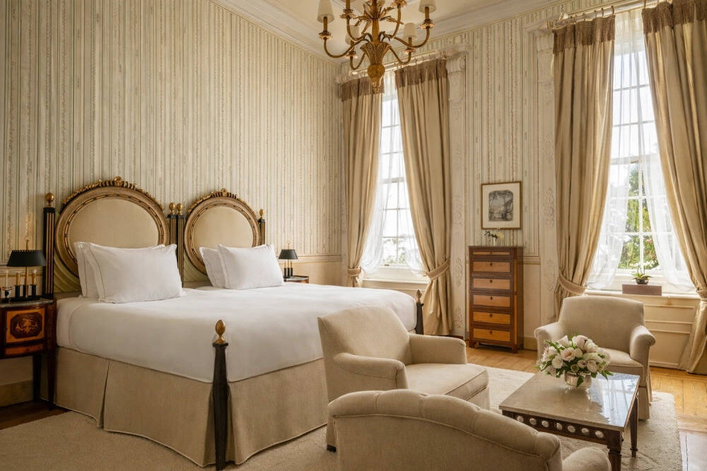 Signature Suite