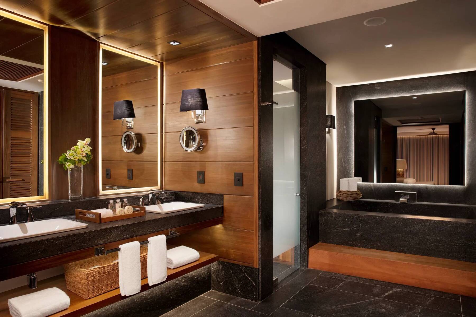 SIGNATURE SUITE OCEAN FRONT