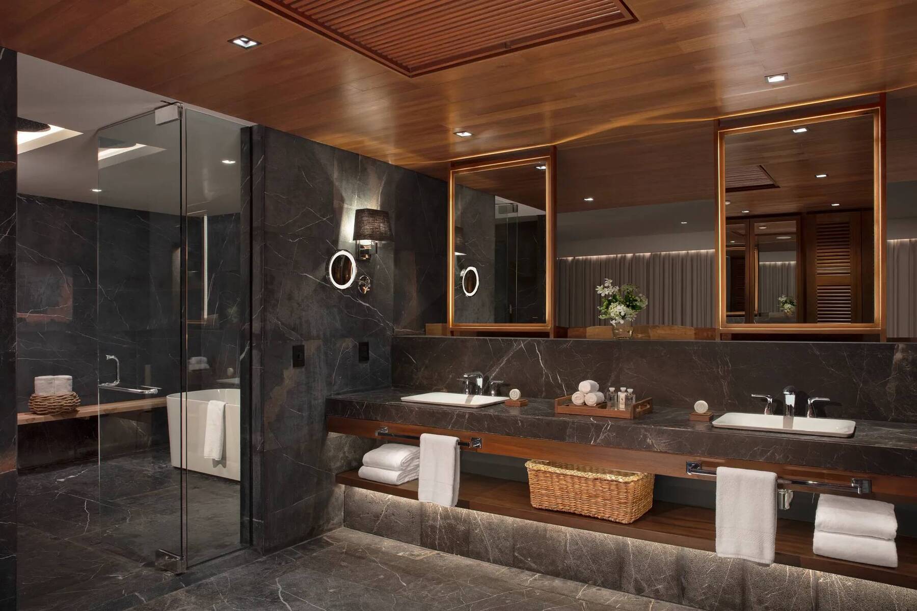 MASTER SUITE OCEAN FRONT