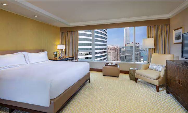 KING BED PREMIUM ROOM