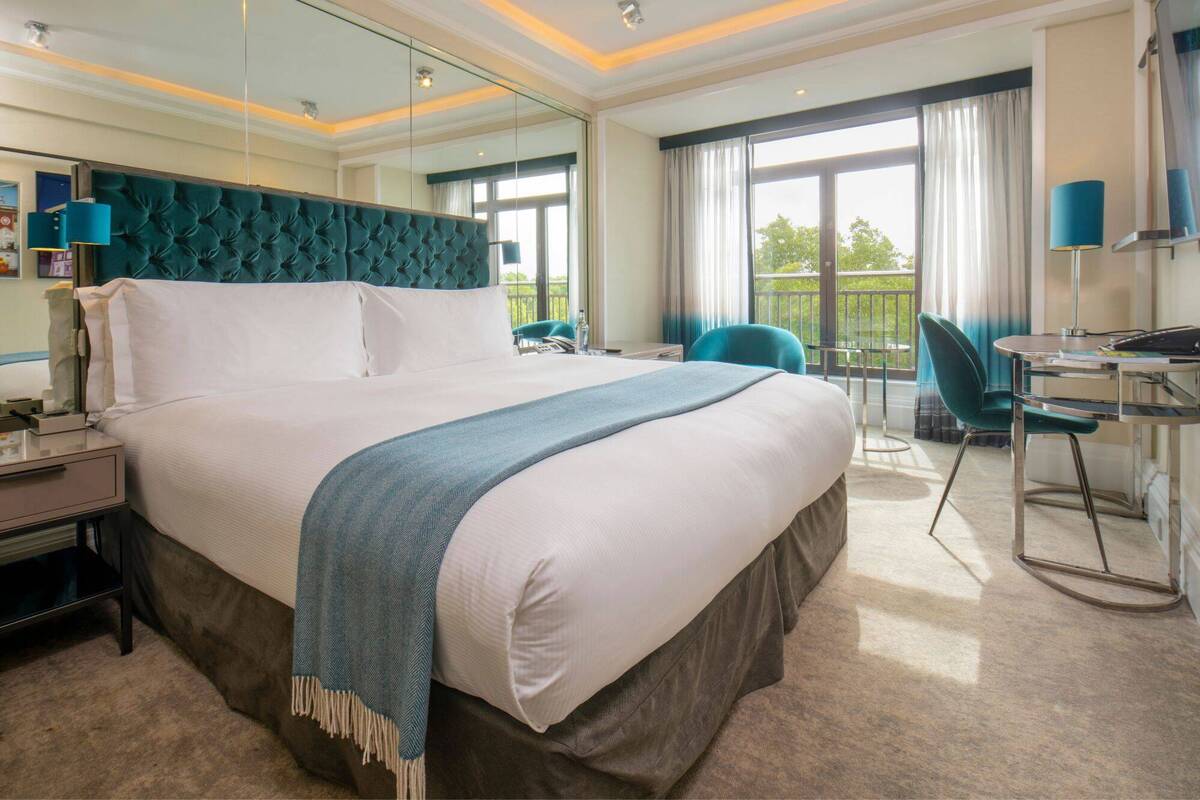 PARK VIEW ROOM