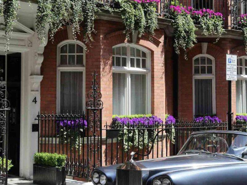 TOWNHOUSE RESIDENCE