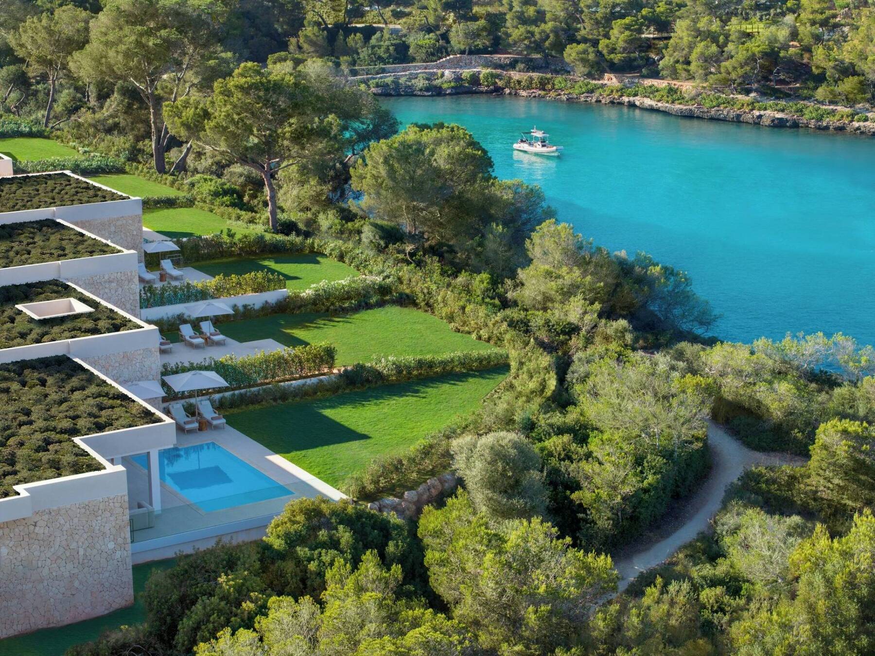 Deluxe Three Bedroom Residence Private Pool Front Coastal View